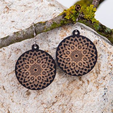 Drevené náušnice HOORAY Black Mandala 